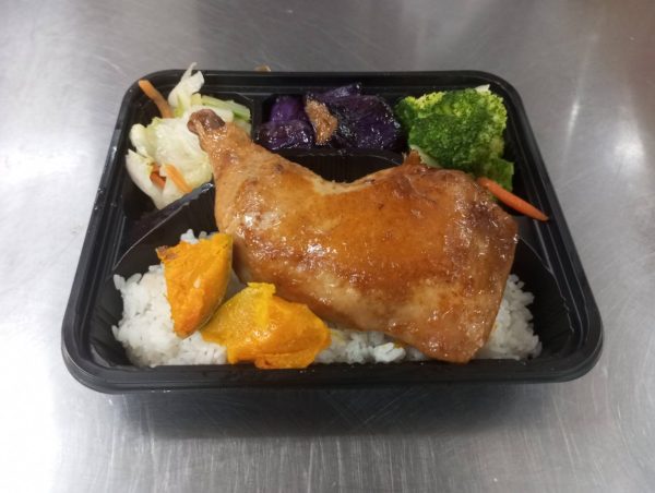 魯雞腿便當  100元